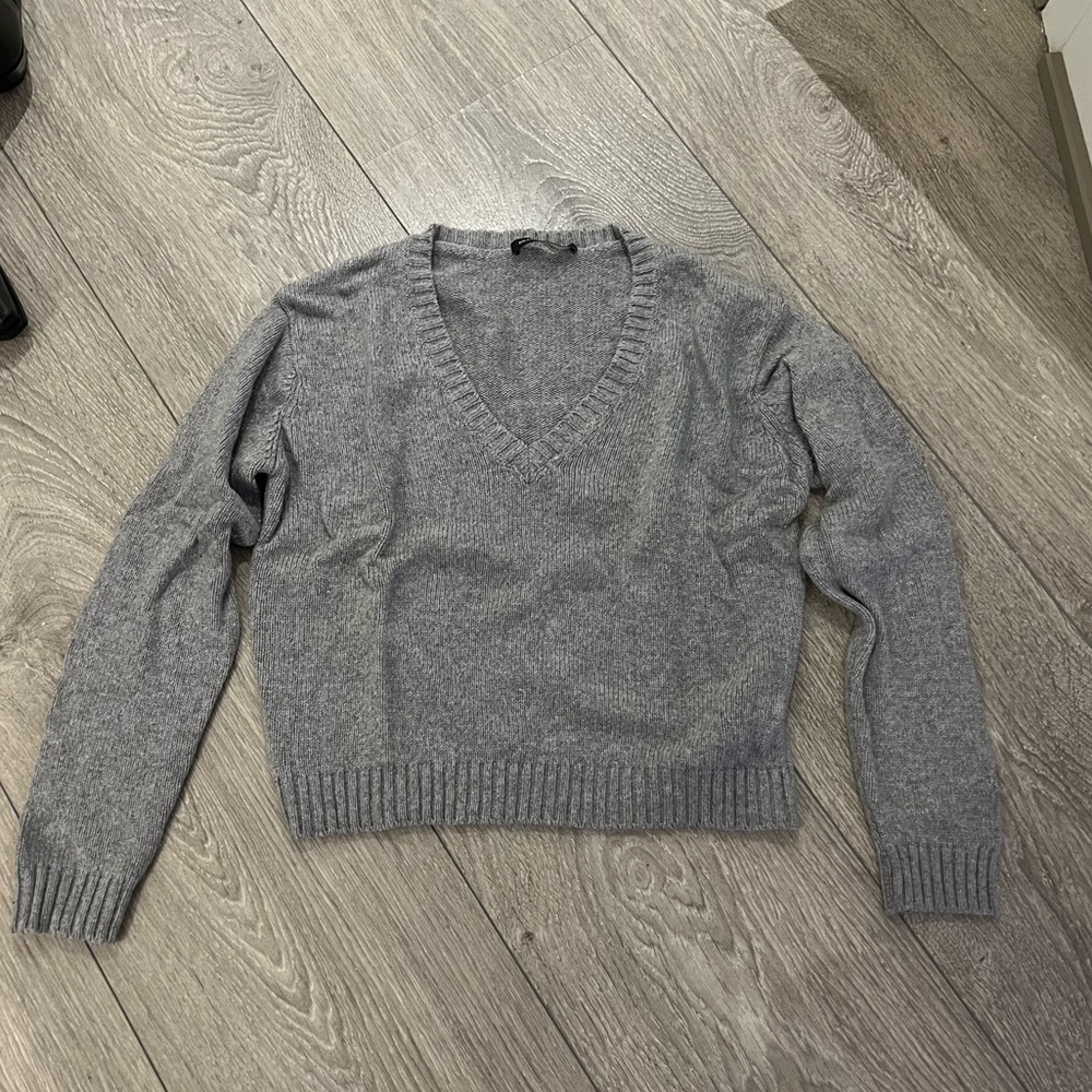 Brandy Melville Cropped V-Neck Sweater